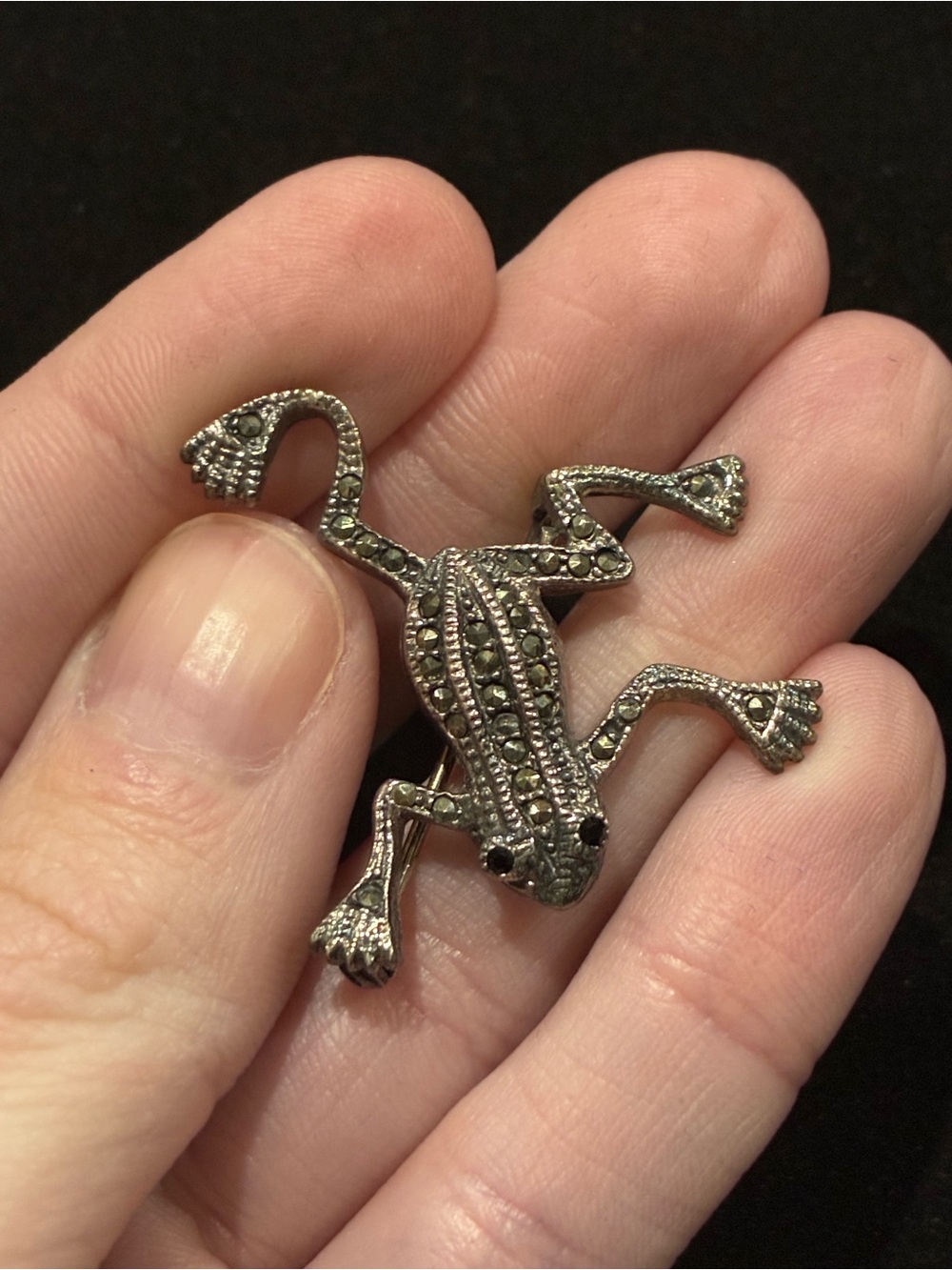 Vintage Sterling Silver Marcasite Frog Brooch - Picture 4 of 6